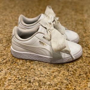 Puma Classic Basket Girls, white w/oversized laces